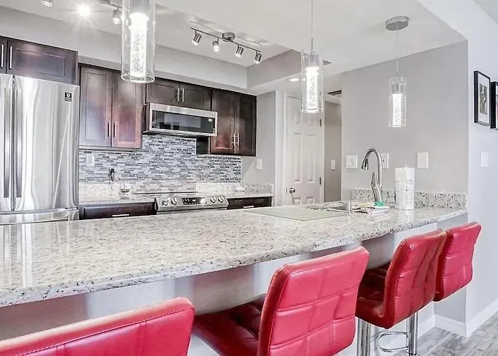 Panoramic Penthouse Above Clearwater Apartment *